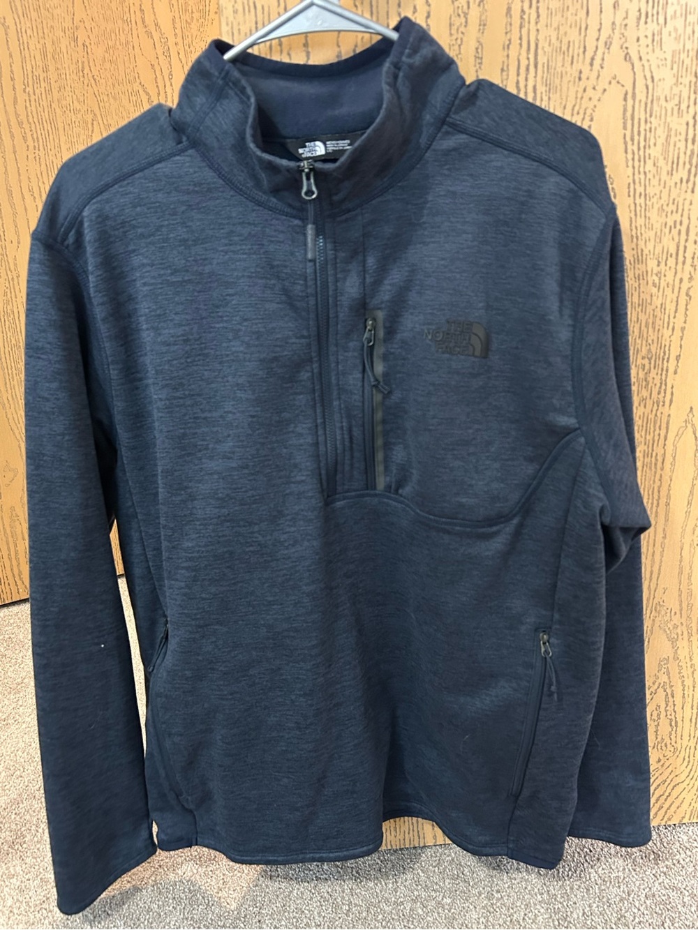 Men’s North Face quarter zip